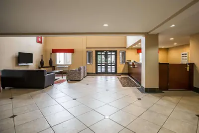 Photo 4 - Econo Lodge Inn & Suites Monroe