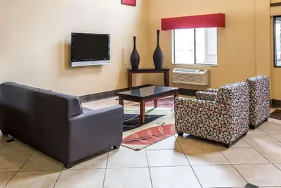 Photo 5 - Econo Lodge Inn & Suites Monroe
