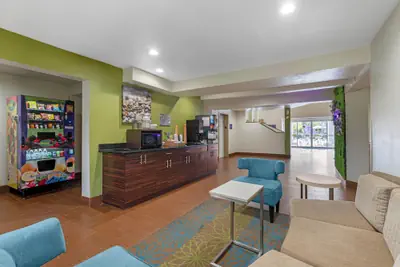 Photo 4 - Sleep Inn near Busch Gardens/USF