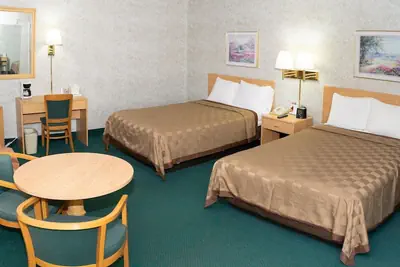 Photo 5 - Regency Inn Perrysburg