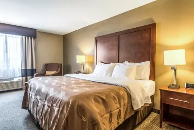 Photo 4 - Quality Inn & Suites Salem near I-57