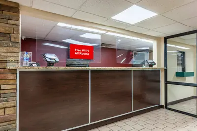 Photo 5 - Red Roof Inn Fayetteville I-95