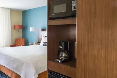 Photo 4 - Fairfield Inn & Suites Dallas Park Central
