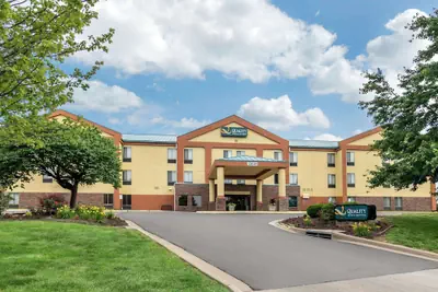 Photo 2 - Quality Inn & Suites Lenexa Kansas City