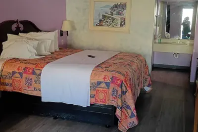 Photo 5 - NOLA Inn