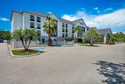 Photo 2 - Spark by Hilton Fort Myers