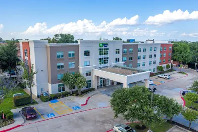 Photo 2 - Holiday Inn Express & Suites Arlington North - Stadium Area by IHG
