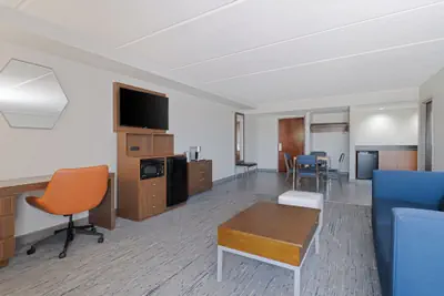 Photo 3 - Holiday Inn Express & Suites Augusta West - Fort Gordon by IHG