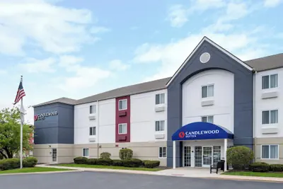 Photo 2 - Candlewood Suites Rockford by IHG