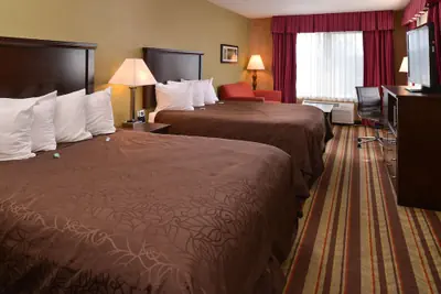 Photo 4 - Best Western Wilsonville Inn & Suites