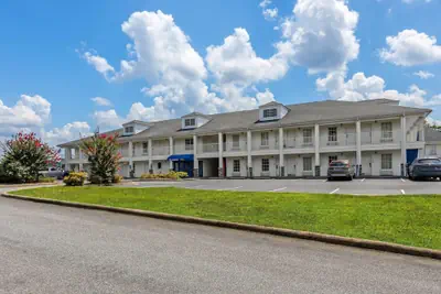 Photo 2 - Baymont by Wyndham Forest City