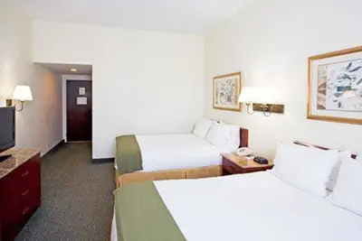 Photo 4 - Econo Lodge Wesley Chapel I-75