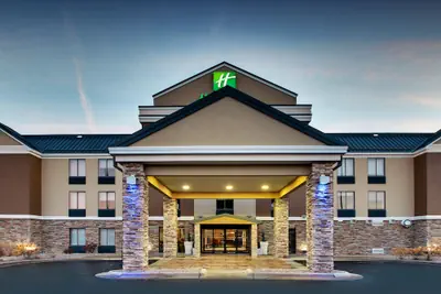 Photo 2 - Holiday Inn Express & Suites - Interstate 380 at 33rd Avenue by IHG