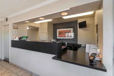 Photo 2 - Extended Stay America Suites Kansas City Shawnee Mission