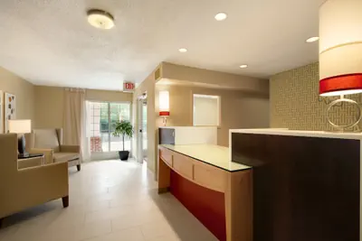 Photo 4 - MainStay Suites Raleigh - Cary