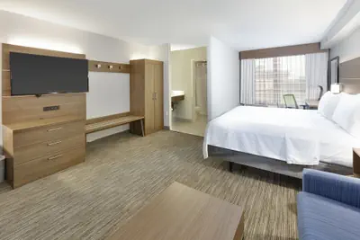 Photo 4 - Holiday Inn Express & Suites Irving Conv Ctr - Las Colinas by IHG