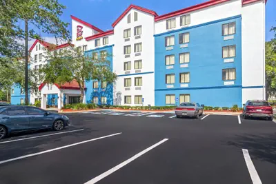 Photo 2 - Red Roof Inn PLUS+ Jacksonville - Southpoint