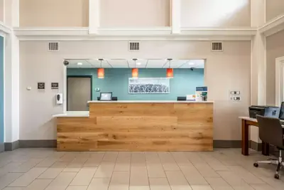 Photo 3 - Sleep Inn & Suites Birmingham - Hoover