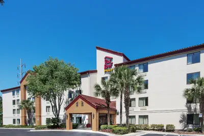 Photo 2 - Red Roof Inn PLUS+ Gainesville
