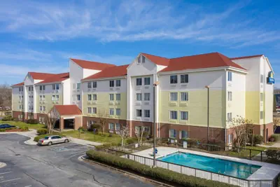 Photo 2 - Days Inn by Wyndham Macon I-75 North