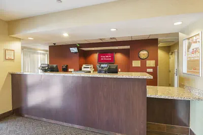 Photo 4 - Red Roof Inn PLUS+ Phoenix West