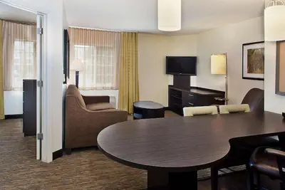 Photo 4 - Sonesta Simply Suites Knoxville