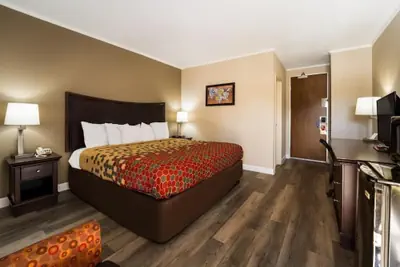 Photo 2 - Perry Inn & Suites National Fairground I 75
