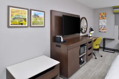 Photo 4 - Hampton Inn LaPorte IN