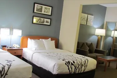 Photo 5 - Sleep Inn & Suites Davenport - Quad Cities