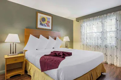 Photo 4 - Best Western Plus Palm Desert Resort