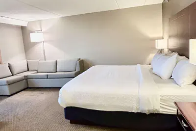 Photo 4 - Best Western Plus Kelly Inn