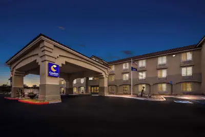 Photo 2 - Comfort Inn & Suites El Centro I - 8