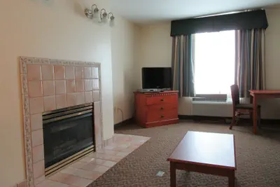 Photo 4 - Comfort Inn & Suites El Centro I - 8