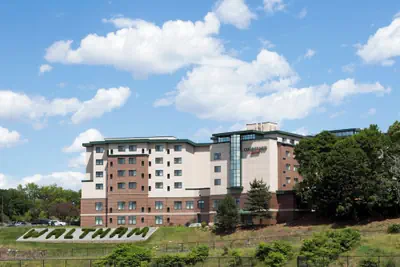 Photo 2 - Courtyard by Marriott Boston Waltham