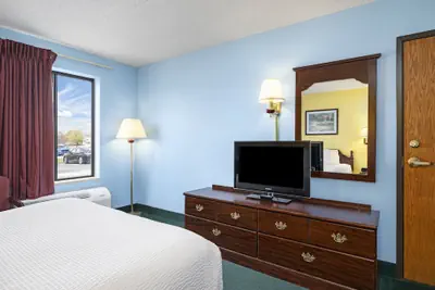 Photo 4 - Days Inn by Wyndham Battlefield Rd/Hwy 65