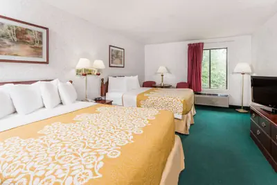 Photo 4 - Days Inn by Wyndham Battlefield Rd/Hwy 65