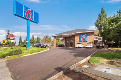 Photo 2 - Motel 6 Vancouver, WA