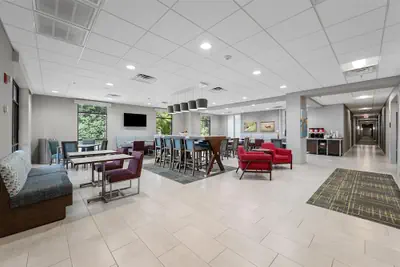 Photo 4 - Hampton Inn Front Royal
