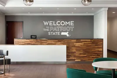 Photo 5 - Hampton Inn by Hilton Boston/Cambridge