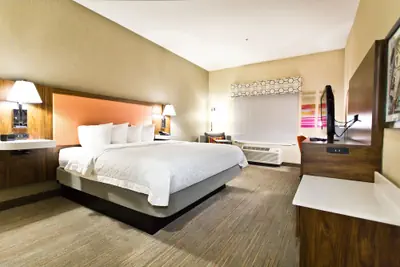 Photo 5 - Hampton Inn & Suites Sacramento-Cal Expo