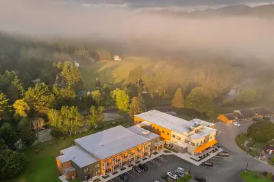 Photo 2 - Sun & Ski Inn And Suites