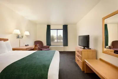 Photo 4 - Travelodge by Wyndham Alpine