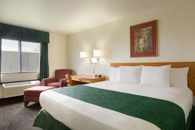 Photo 3 - Travelodge by Wyndham Alpine
