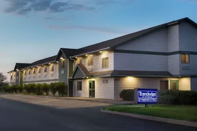 Photo 2 - Travelodge by Wyndham Alpine