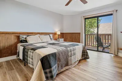Photo 5 - Big Bear Lakefront Lodge