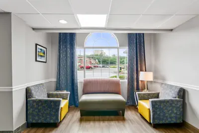 Photo 5 - Quality Inn & Suites Bristol North