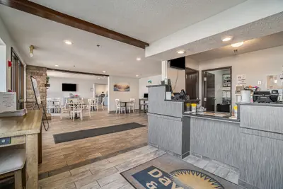 Photo 3 - Days Inn & Suites by Wyndham Traverse City