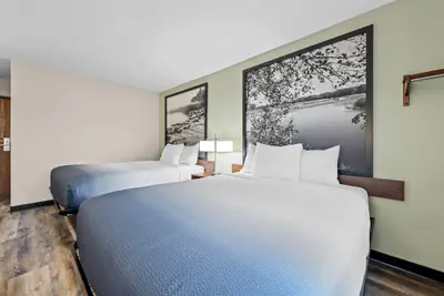 Photo 5 - Super 8 by Wyndham Alexandria MN