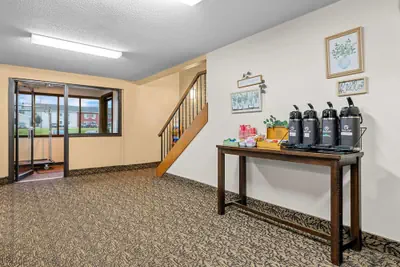 Photo 4 - Super 8 by Wyndham Alexandria MN