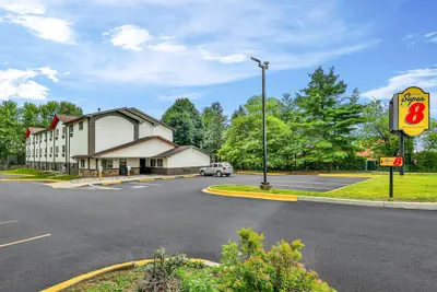Photo 2 - Super 8 by Wyndham East Stroudsburg/Poconos